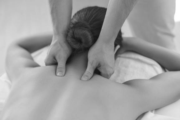 massage des épaules